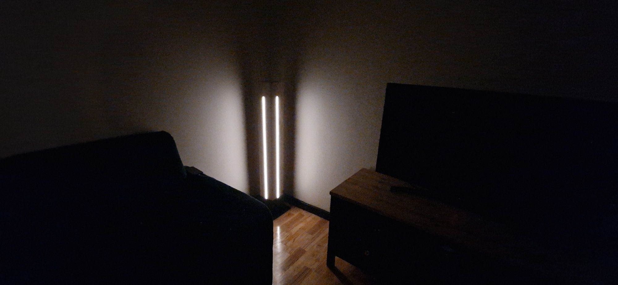 Lampa drewniana stojaca narożna LOFT