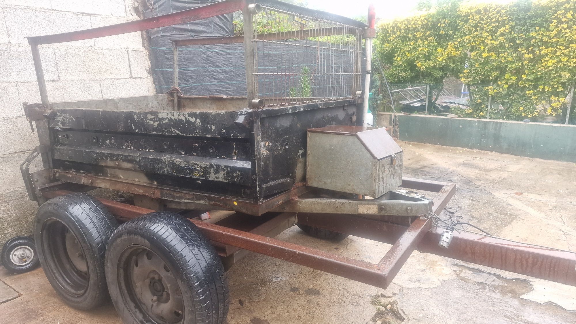 Reboque de 2 eixos