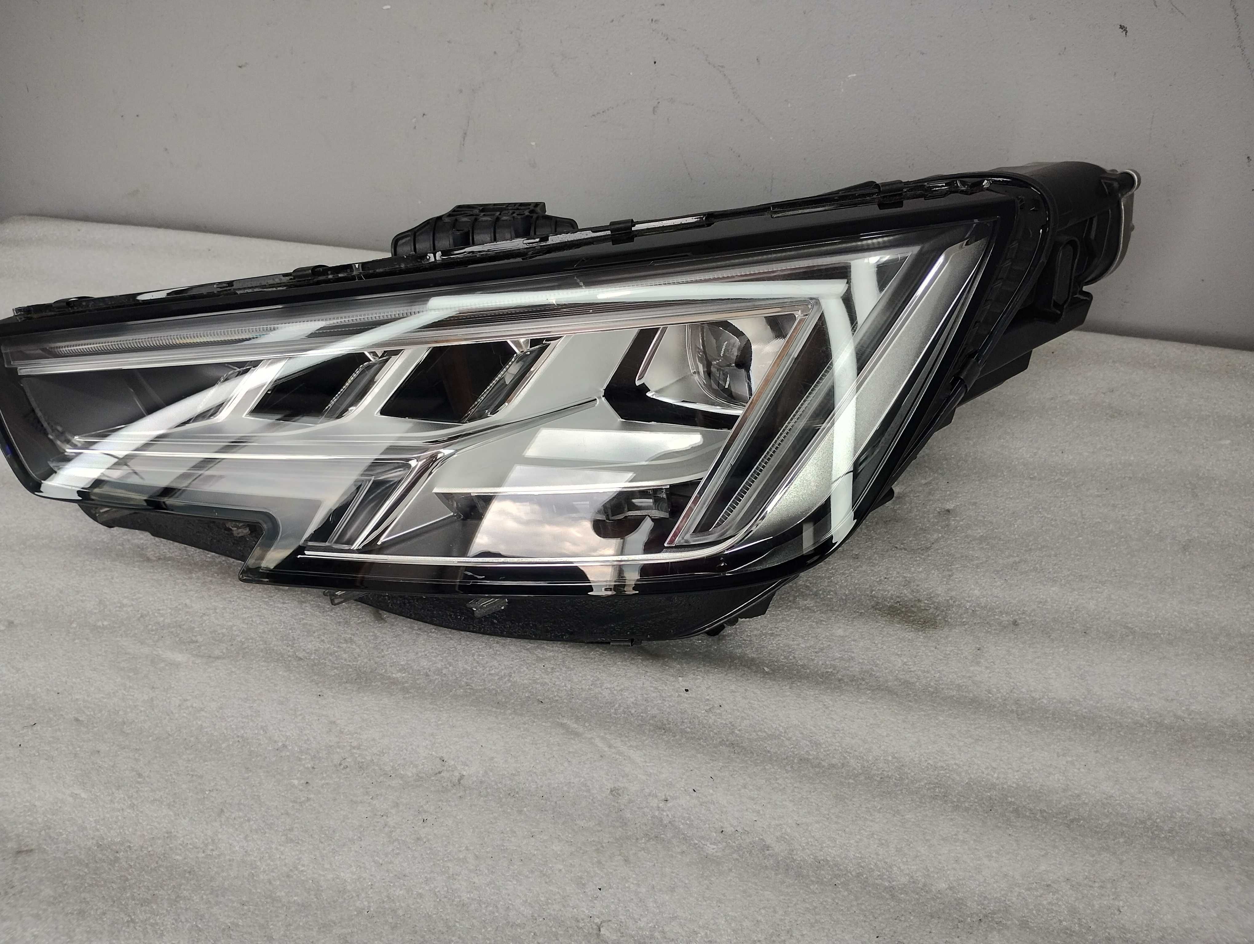 Lampa Reflektor Lewy Audi A4 B9 Matrix XENON EU! NOWA!