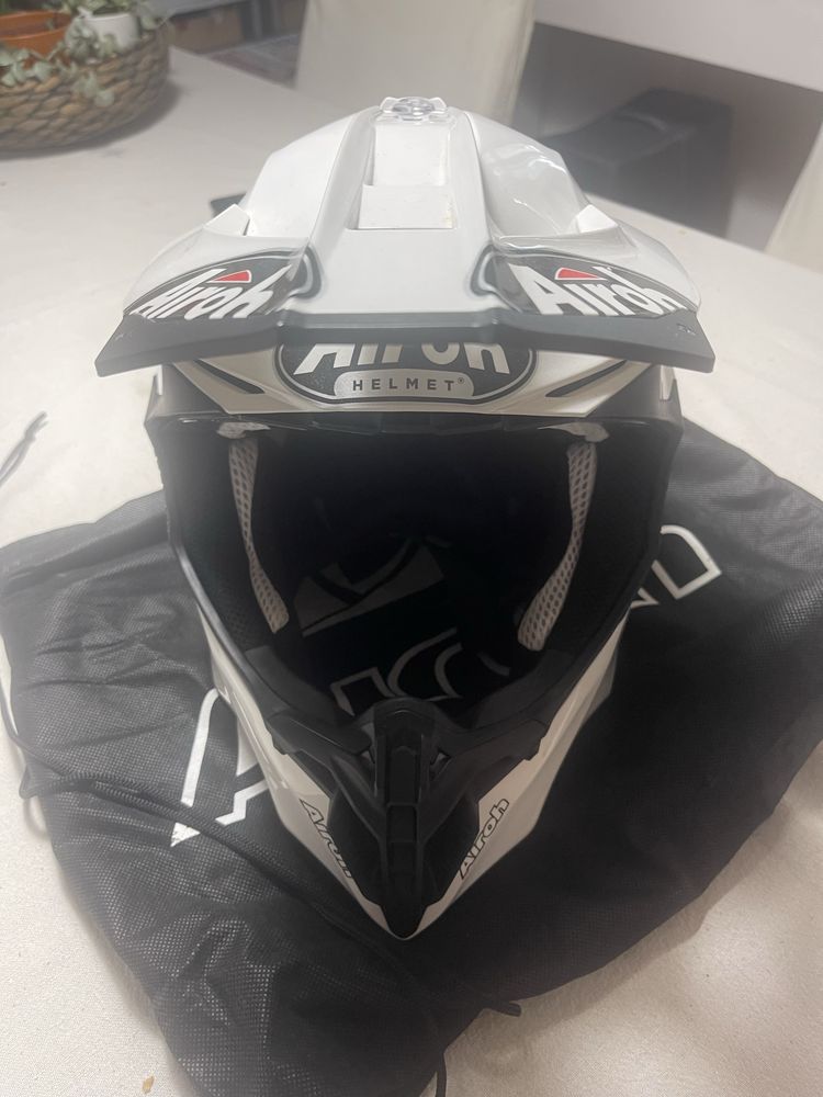 Capacete airoh XL