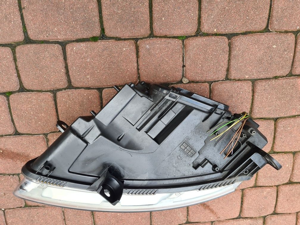 Lampa.Przednia Prawa Zwykla. AUDI a6 c6