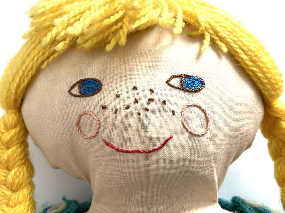 Boneca de pano, toda feita à mão