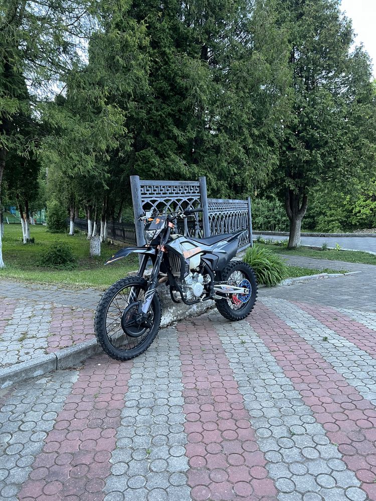 Продам мотоцикл Kovi max 300
