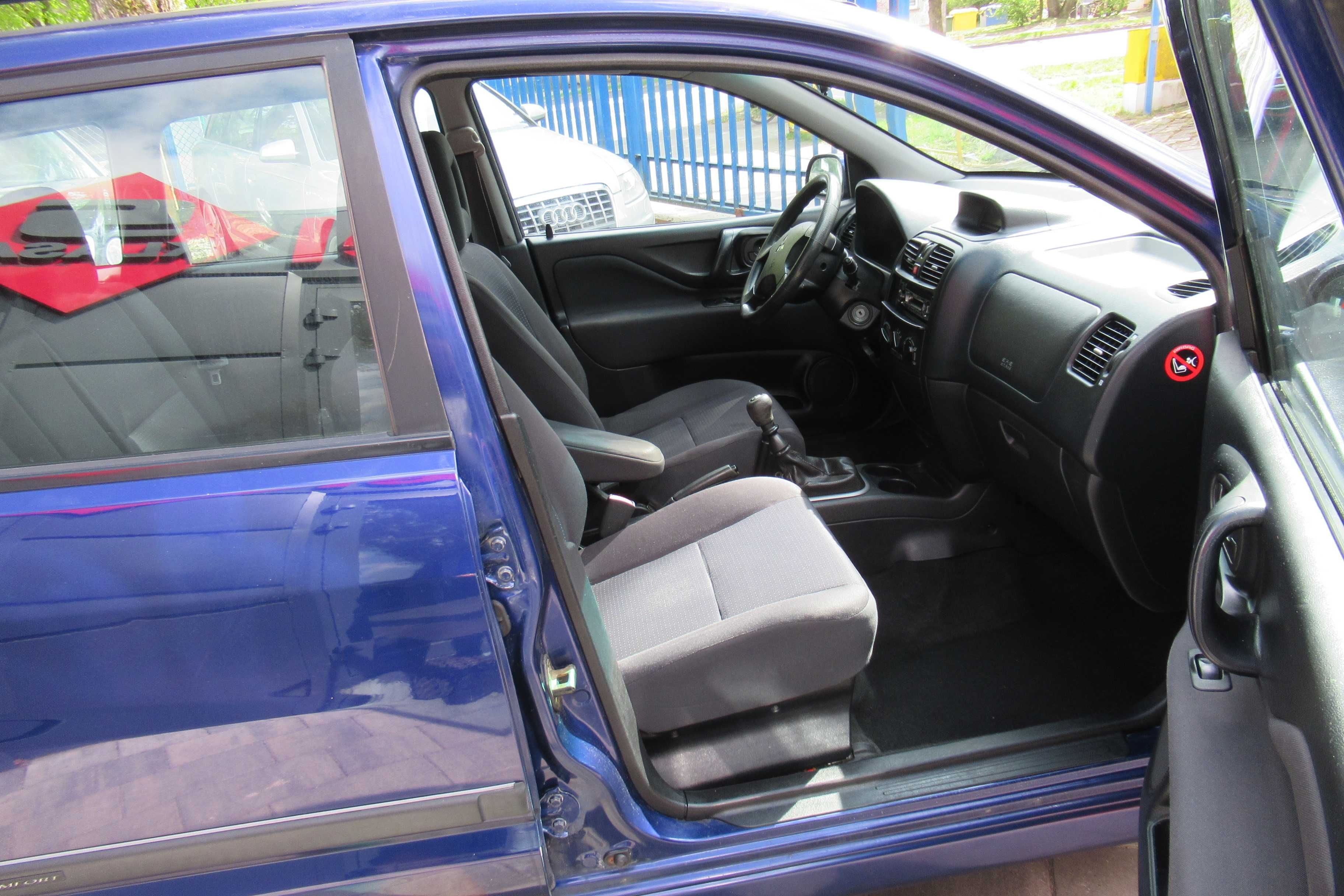 Mitsubishi Space Star benzyna 1.6 98km ładny z Niemiec mały minivan