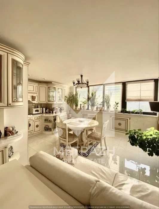 Продам 1к квартиру с паркоместом. Центр.Научная