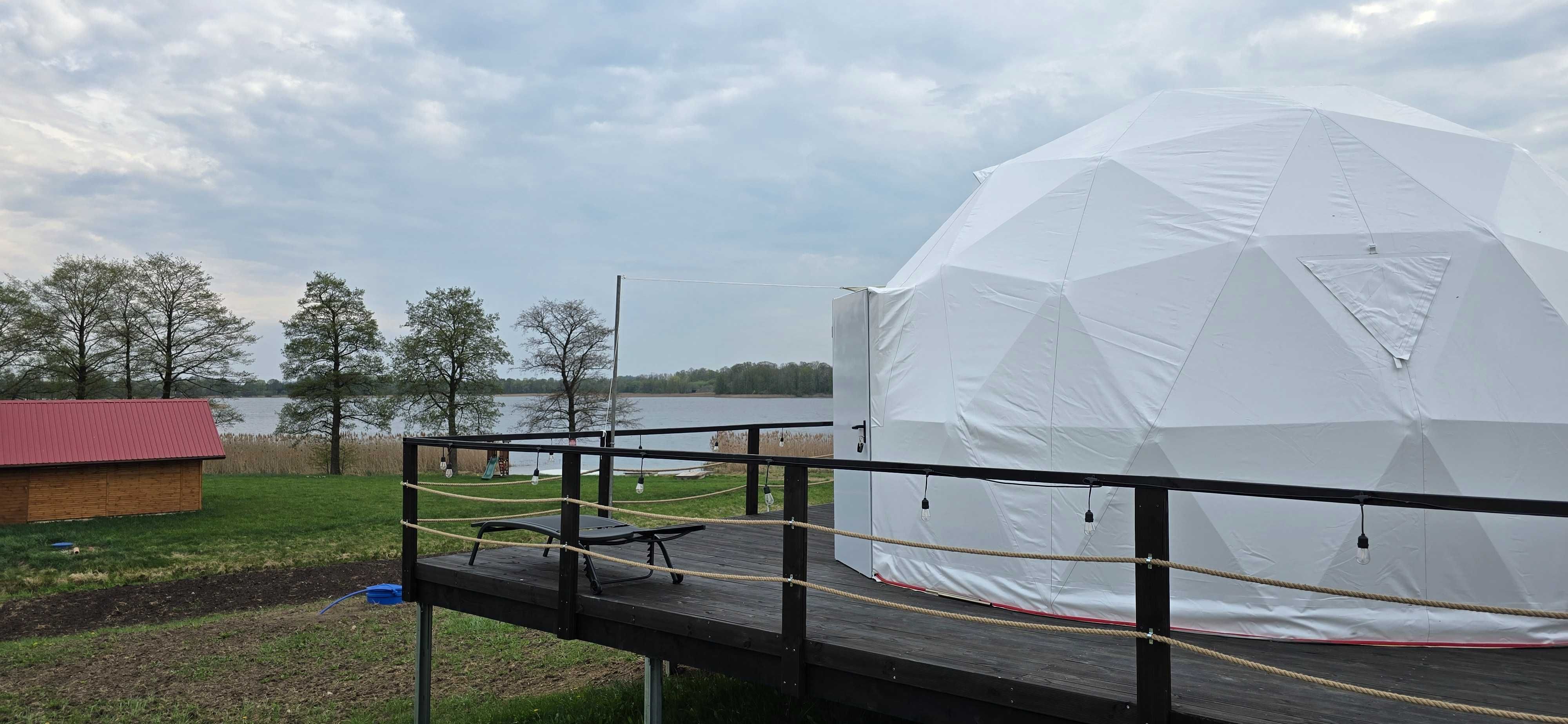 Domki z linią brzegową, Mazury, Pomost, Wodowanie. Ryby.