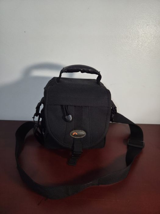 Kit Fotográfico Sony A6400 com acessórios.