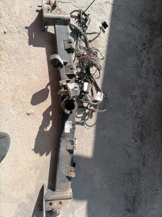 Фаркоп W203 седан