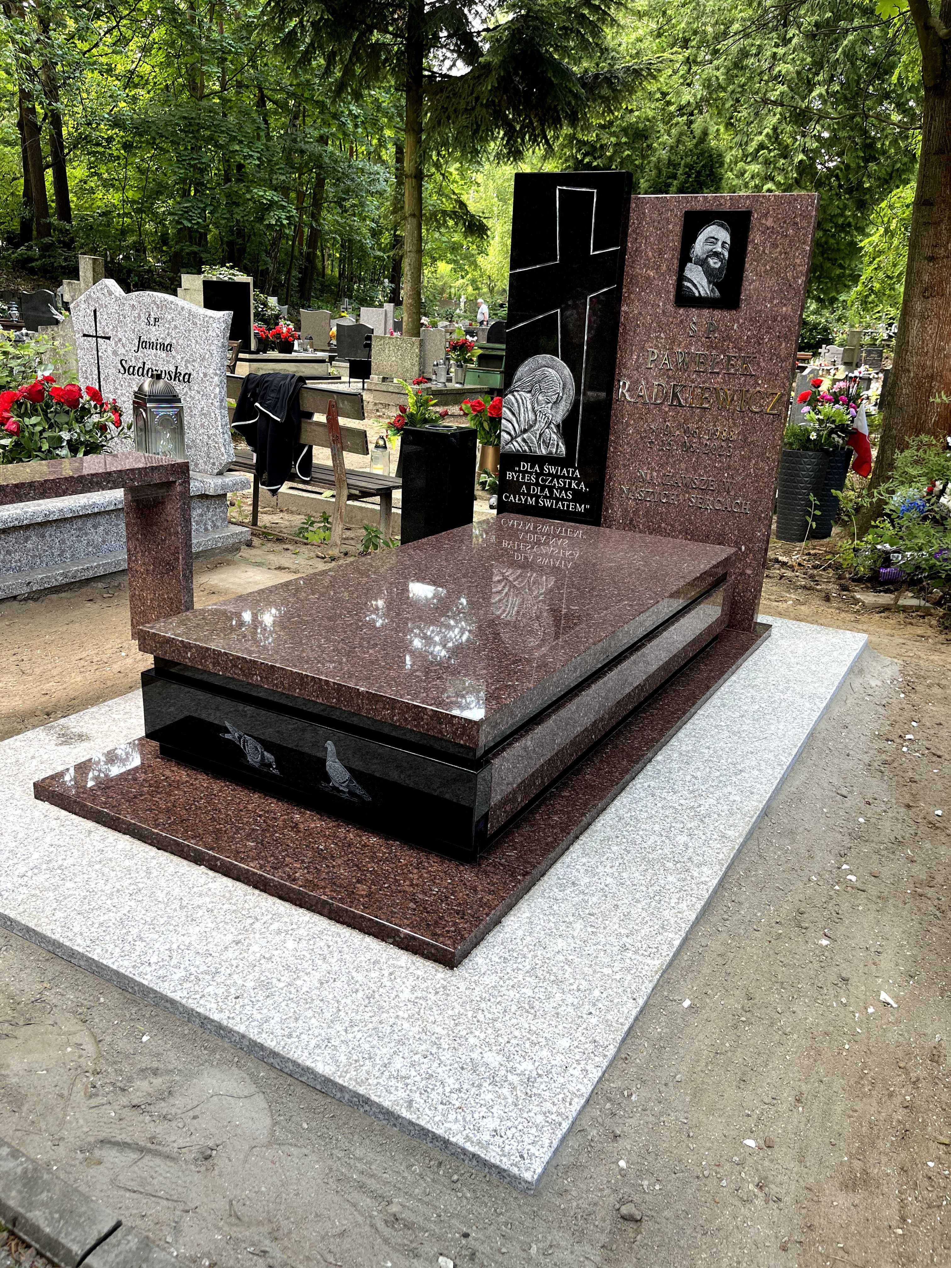 Nagrobek granitowy TOŁKOWSKI SZWED BRYŁA