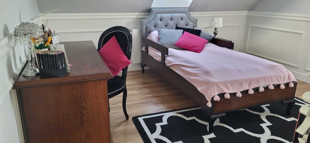 Zestaw mebli Łóżko,stolik nocny, biurko, krzesło, komoda, duża szafa