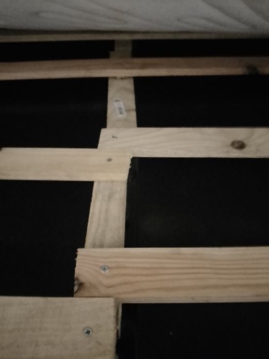 Cama de casal e colchão