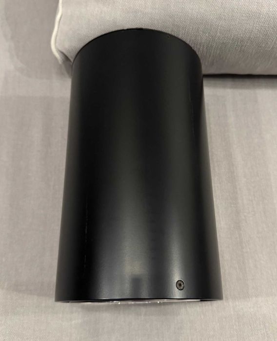 Aqform TUBA 111  Oprawa natynkowa czarna duża