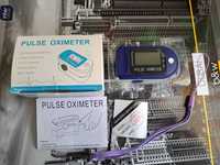 Pulsometr napalcowy medyczny OXIMETER.