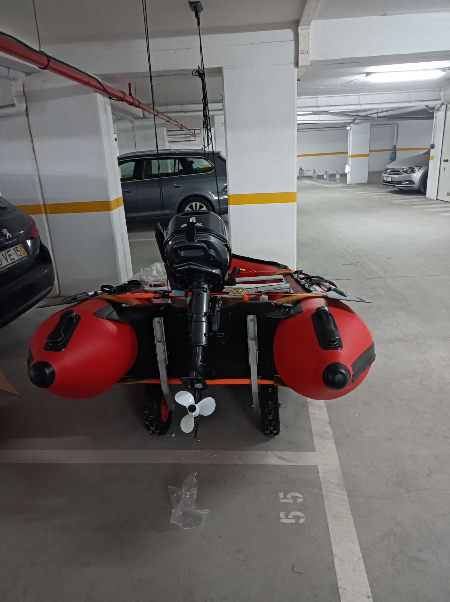 Barco semi-rigido