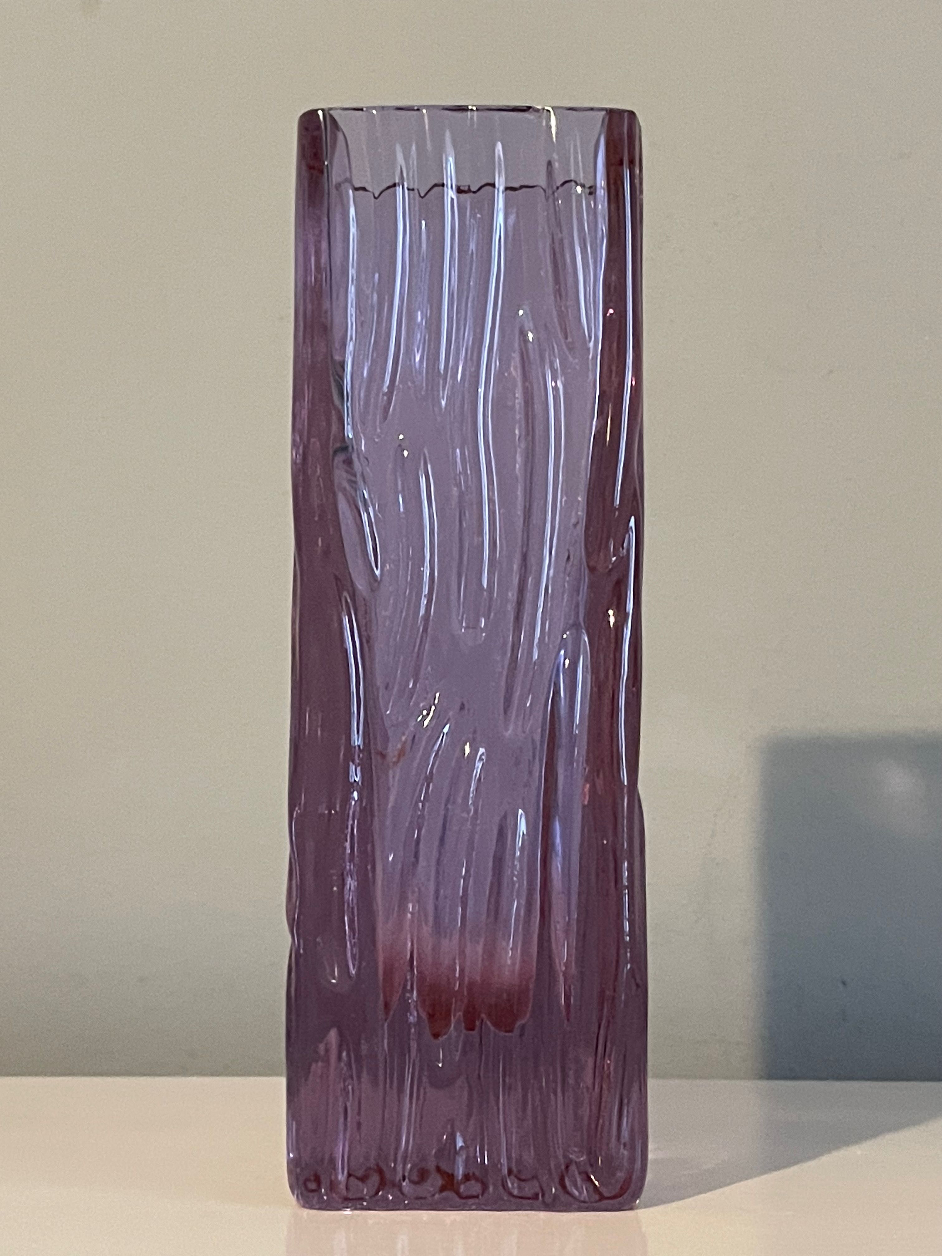 Szklany wazon. Grube ciężkie szkło kolorowe