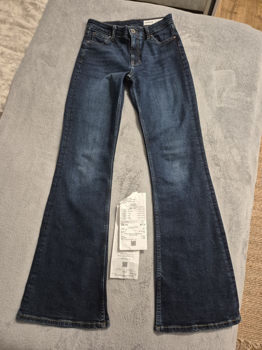 Jeansy/Dzwony/Spodnie Bershka 34