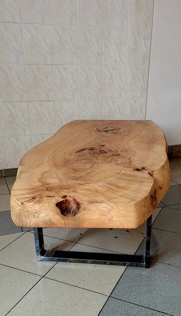 Stolik kawowy z drewna jesionowego