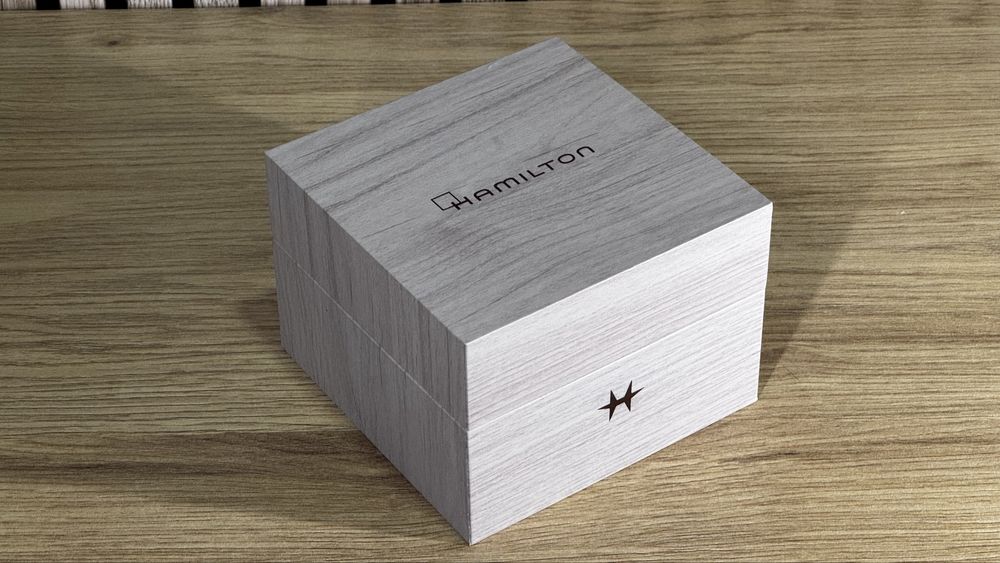 Caixa Hamilton como nova