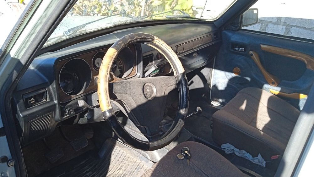 Автомобиль ГАЗ 24-10