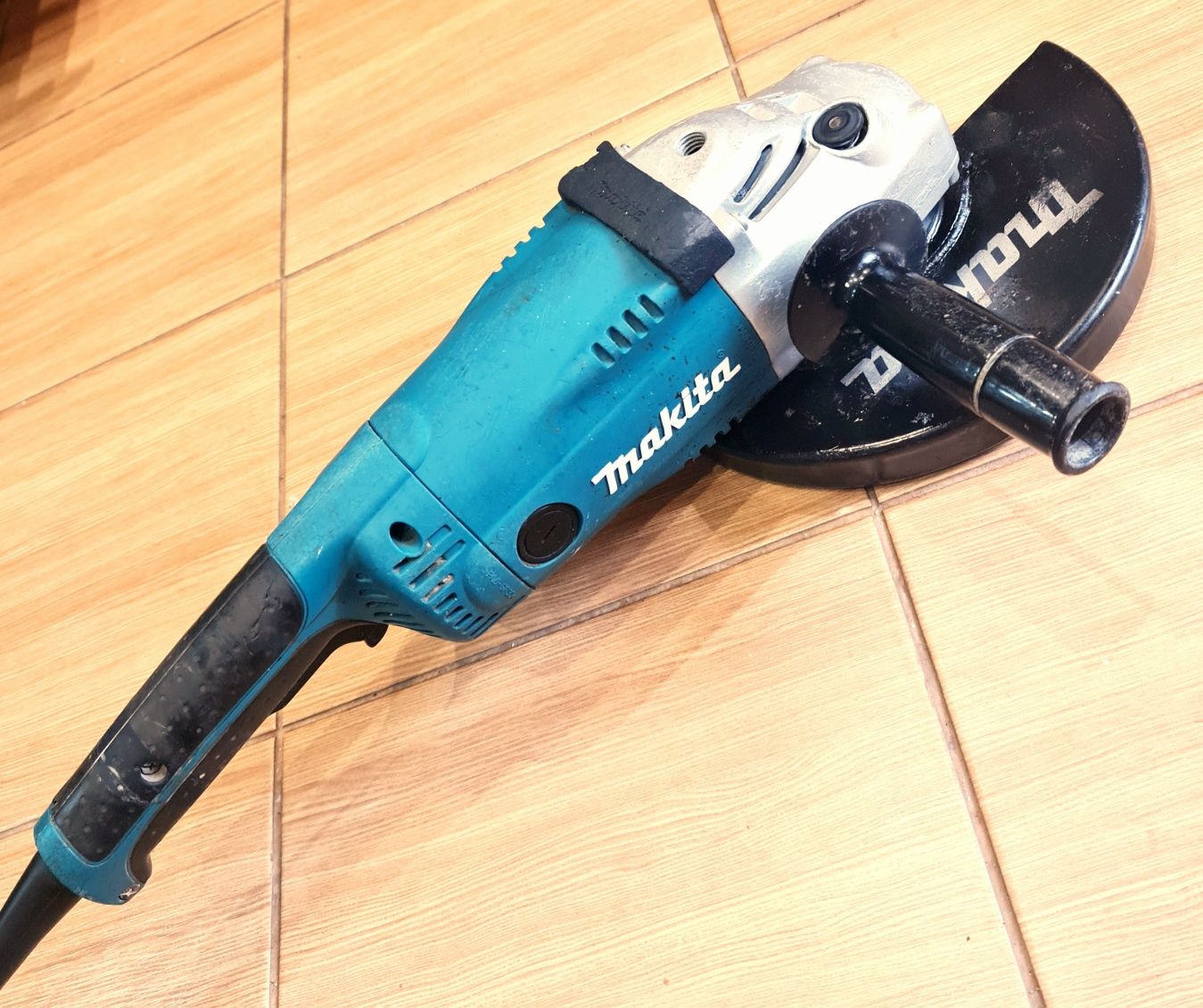 Болгарка Makita ga9020s 2.2 кВт [плавний пуск]