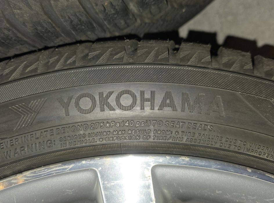 Opony zimowe Yokohama 7,5mm 24r // Felgi vw 18 cali