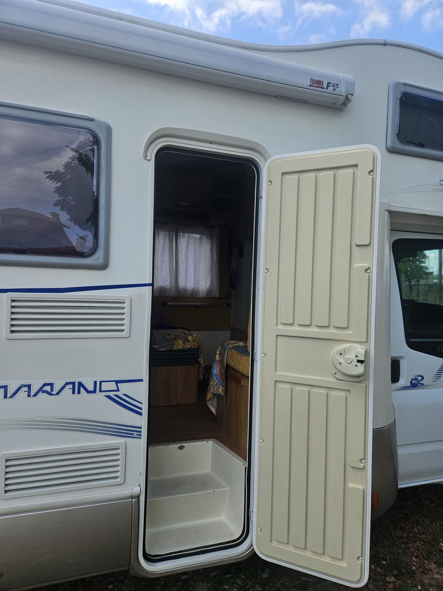 Autocaravana ford katamarano
