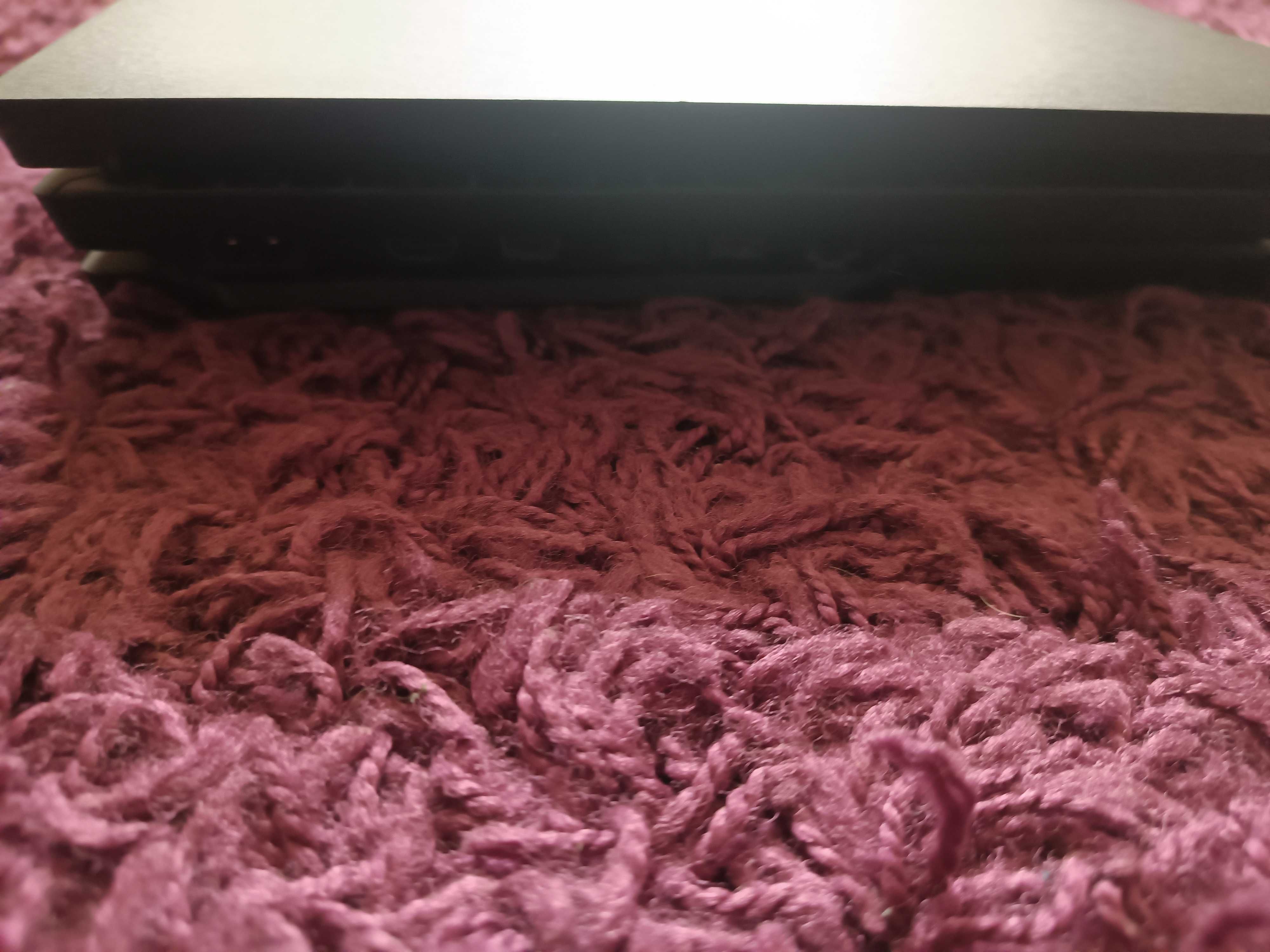 Konsola PS4 Pro (1 TB, nieuszkodzony) wraz z padami i grami