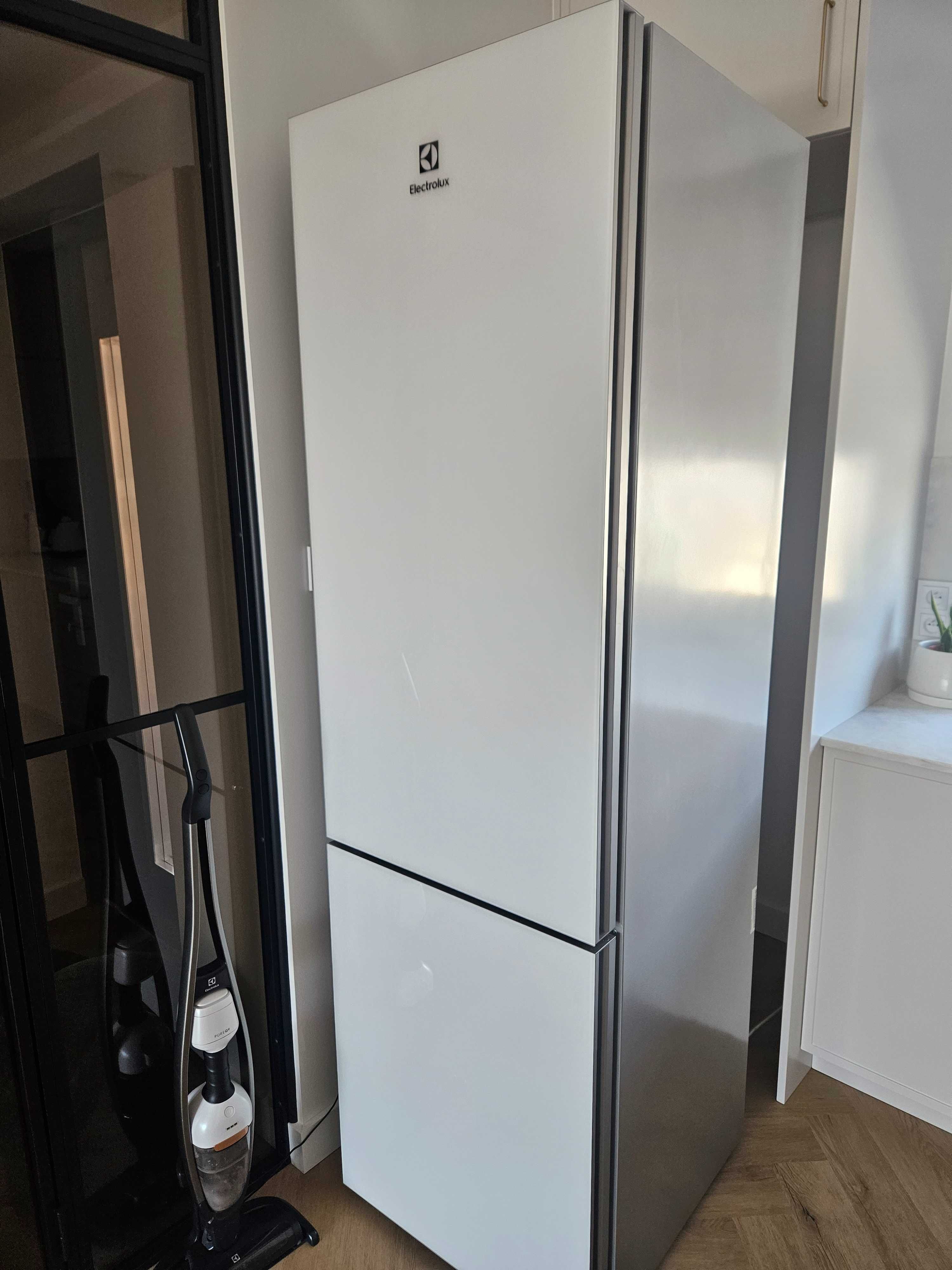 Lodówka Electrolux LNT7ME36G2