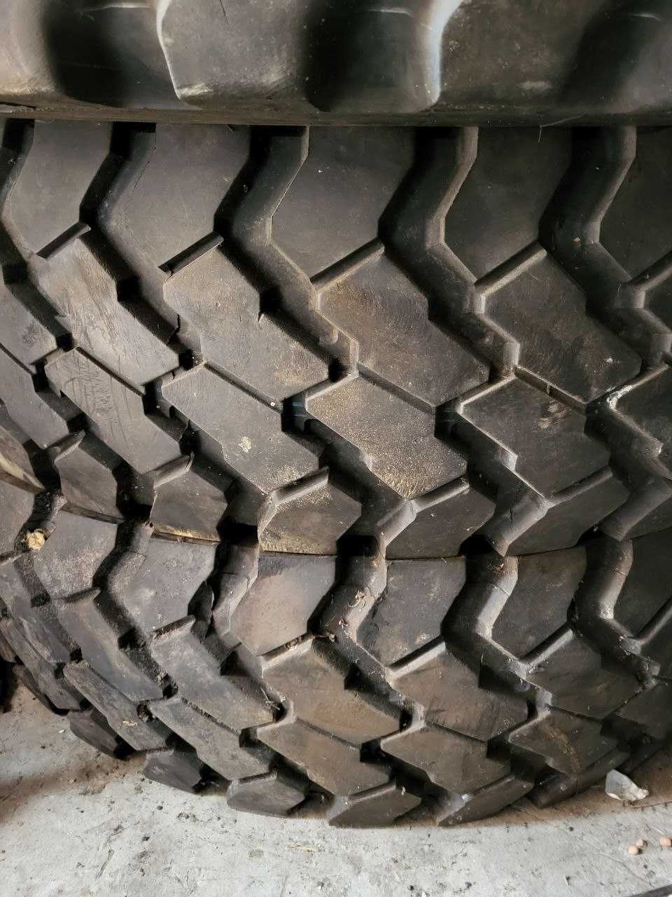 Шини УРАЛ 14.00 R20 370/508 Michelin Молодий рік