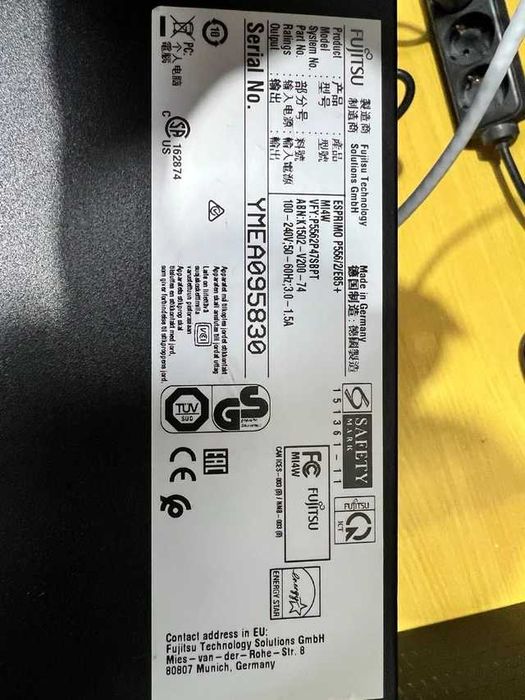 Fujitsu P556 E85+ - PC Desktop Preto