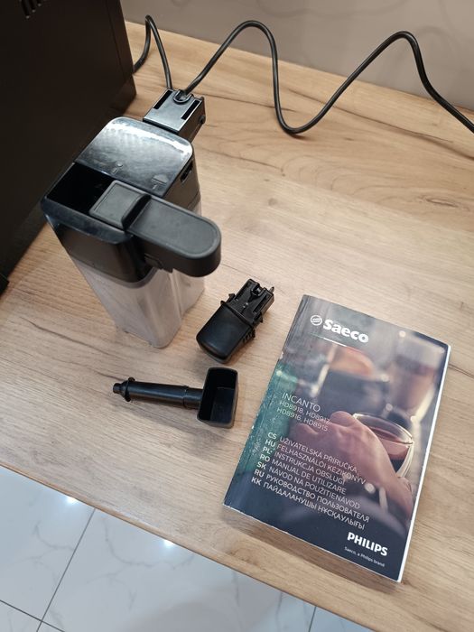 Ekspres automatyczny Saeco Incanto do kawy czarny