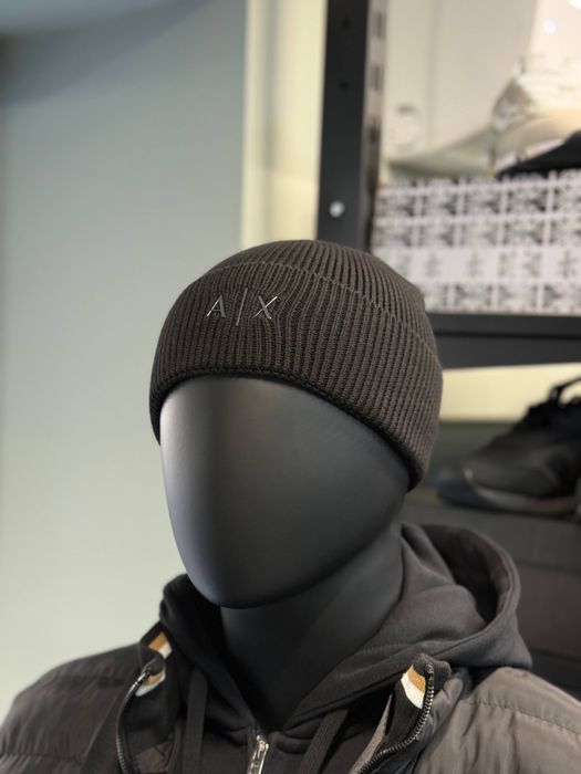 Чоловіча брендова шапка