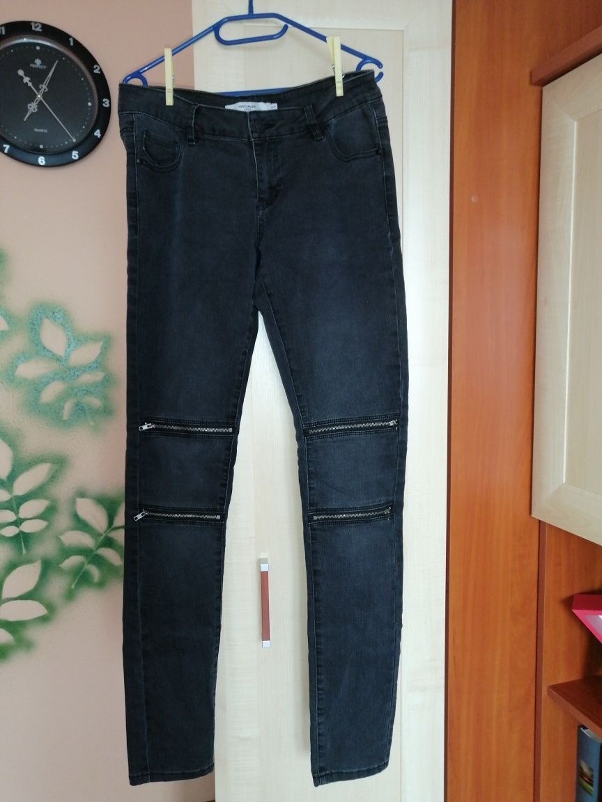 Spodnie damskie, rurki (rozmiar m)