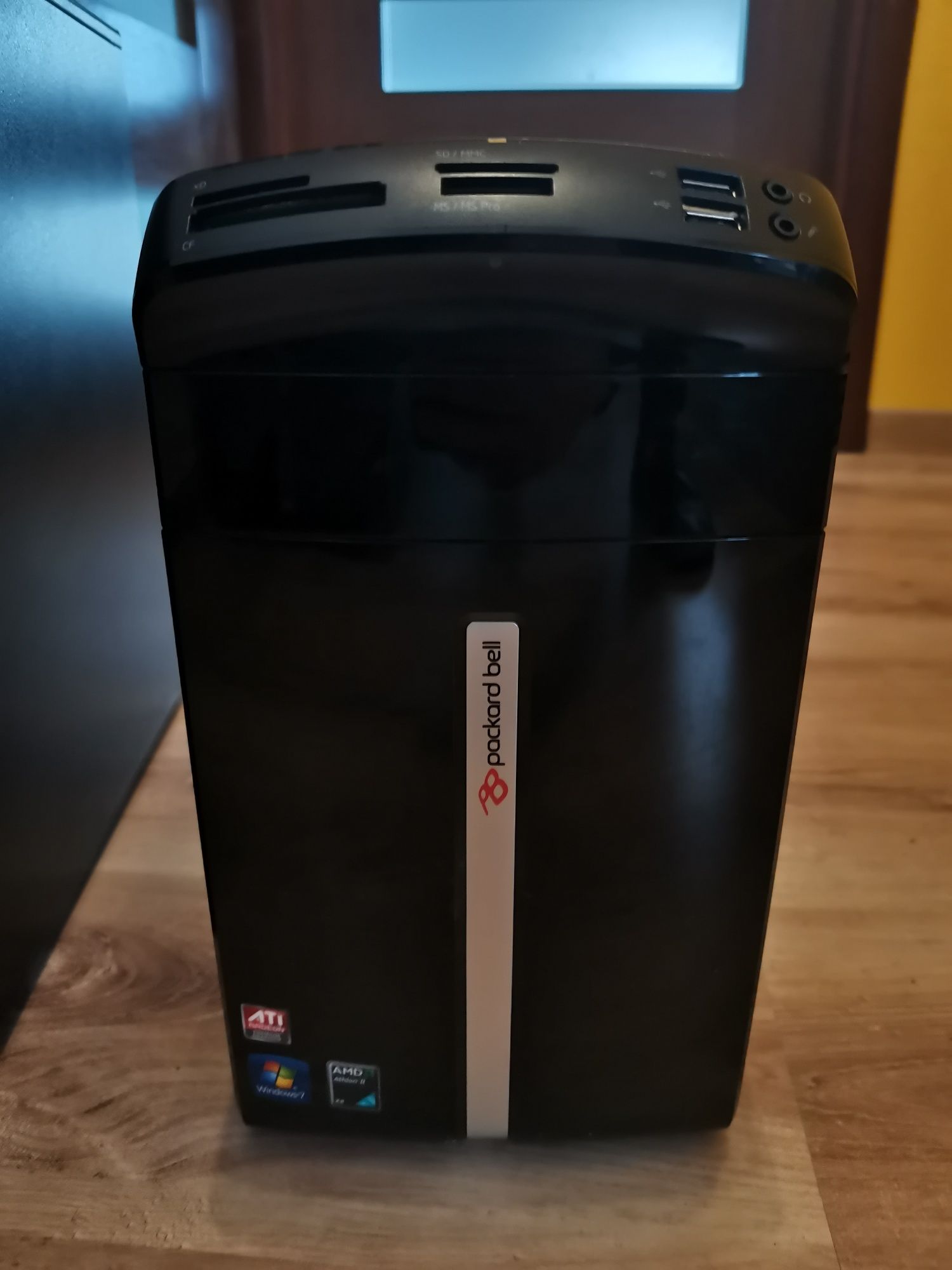 Komputer stacjonarny PC i5 karta graficzna GT730 2 GB.
