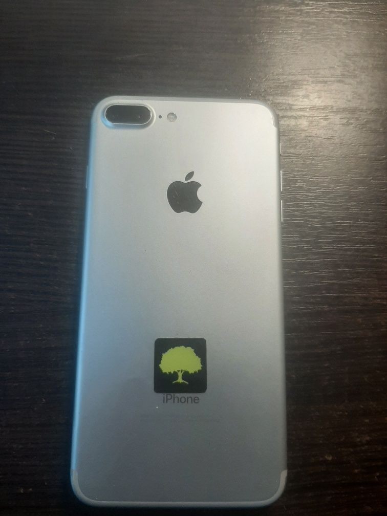 iPhone 7+( с него только батарея)
