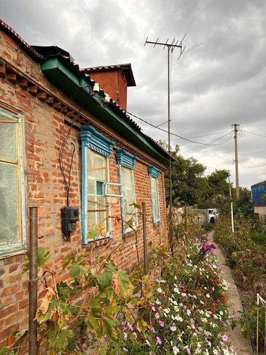 Продаж частини будинку .