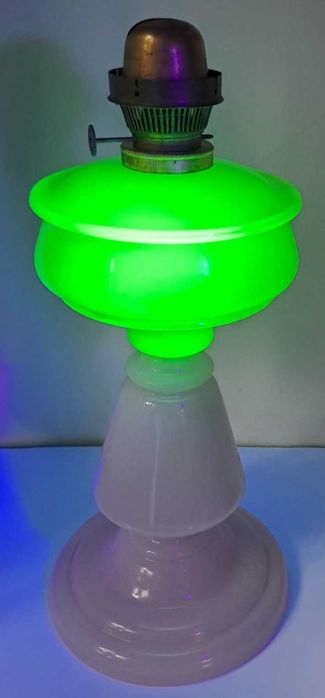 Lampa naftowa szkło uranowe