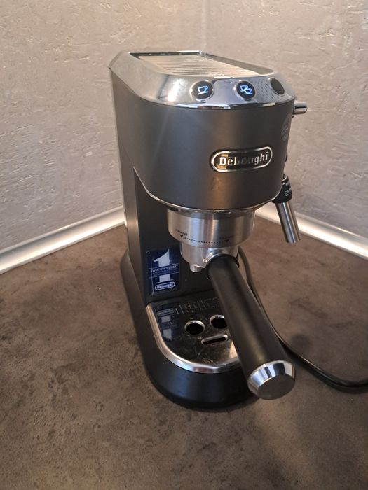 Ekspres kolbowy delonghi ec685