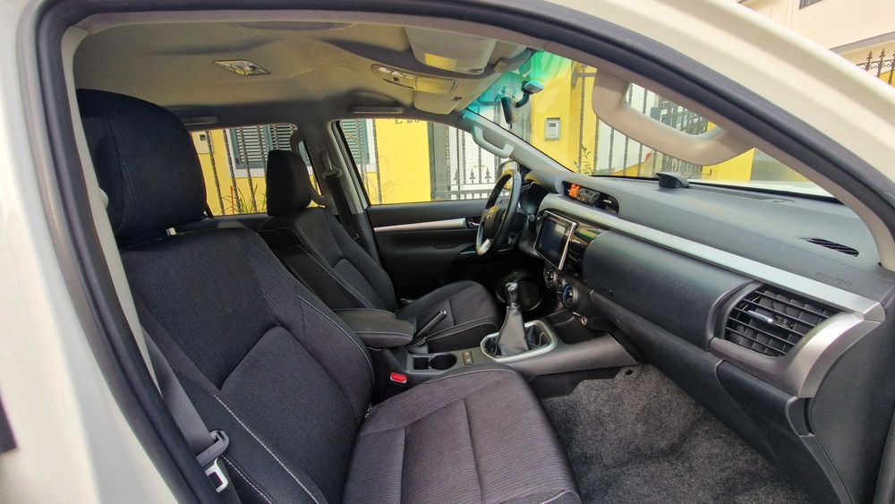 Vendo Toyota Hilux 4x2 de 10/2020
