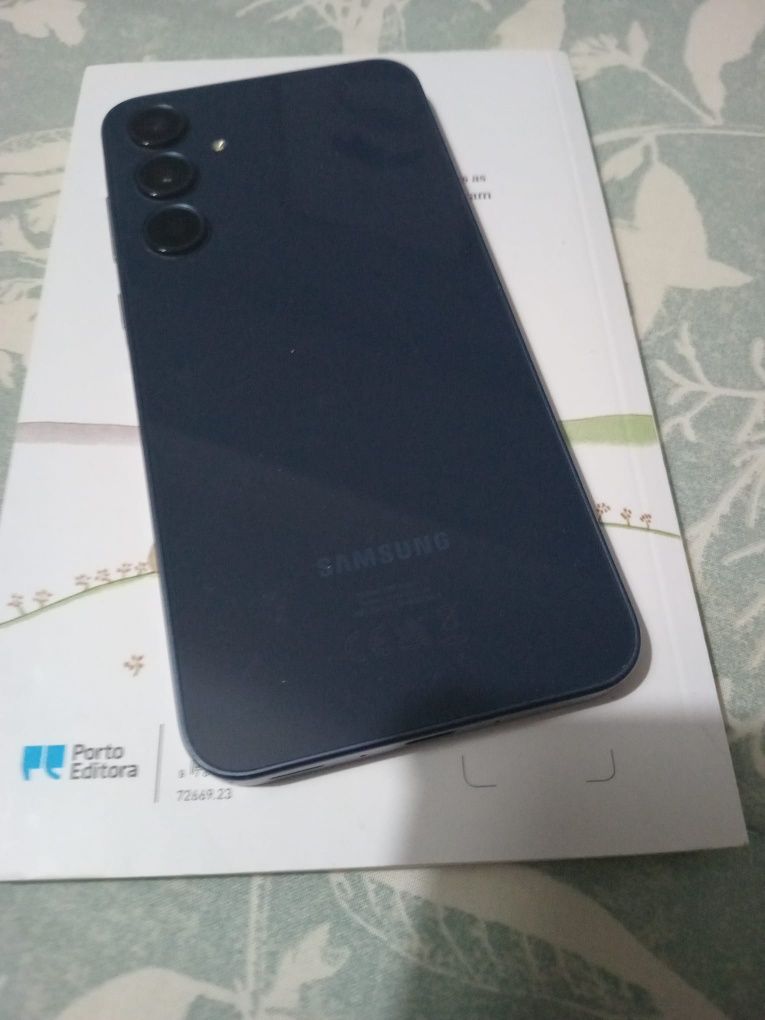 Samsung galaxy A35 como novo