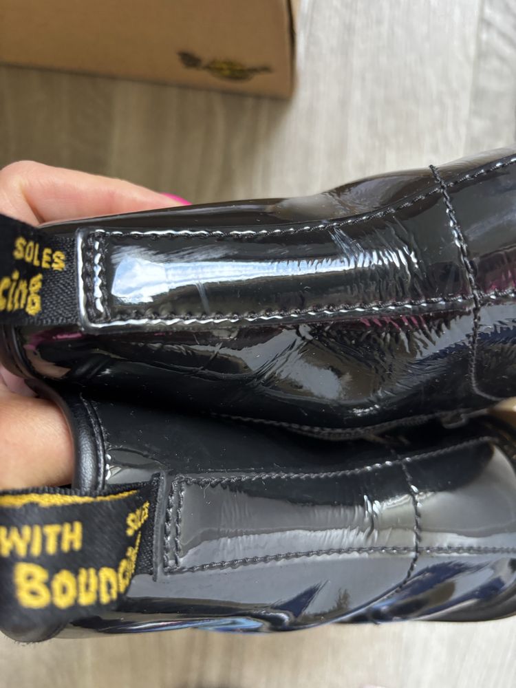 Buty dr Martens lakierowane