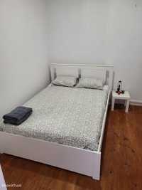 680383 - Quarto com cama de casal em apartamento com 5 quartos