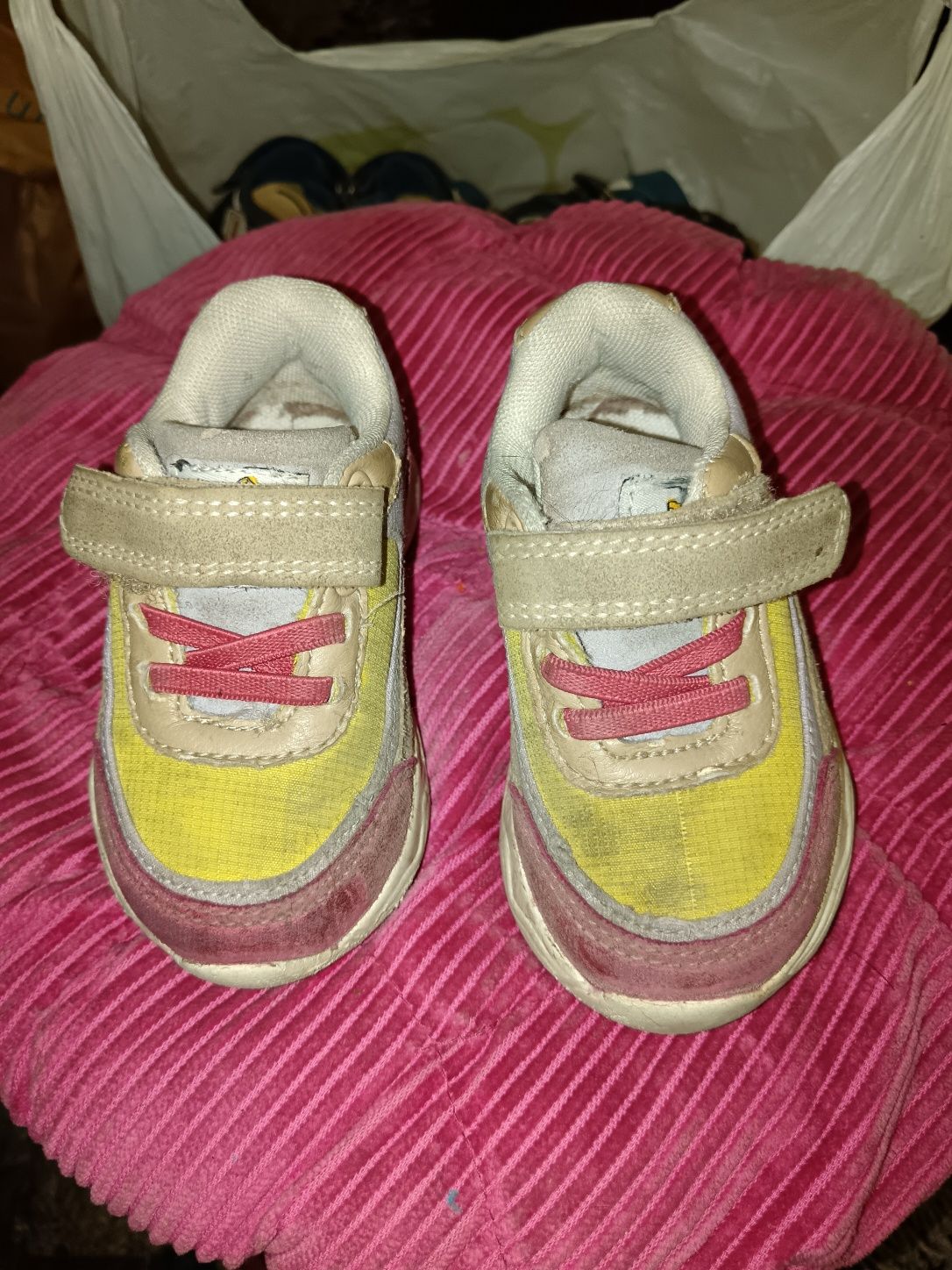 Tenis e botas varios N 20 ao 23