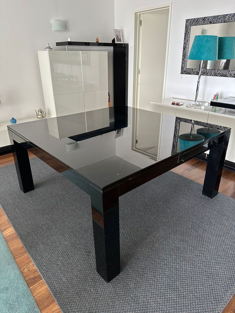 Mesa de jantar quadrada