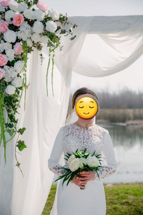 Весільна сукня біла