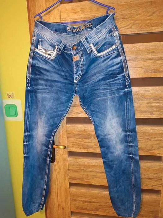 Spodnie joggery regular fit L Cipo&Baxx