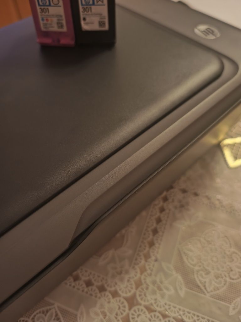 Drukarka HP Deskjet 1000 J110a ciemno szara używana atramentowa bez t