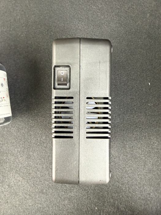 Zestaw naprawcz do opon KOMPRESOR + ŚRODEK NAPRAWCZY