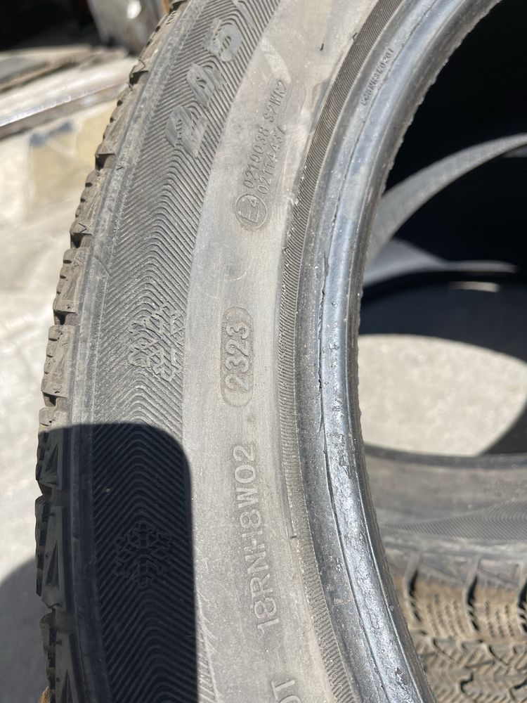 Продам пару зимних колес 245/45/19