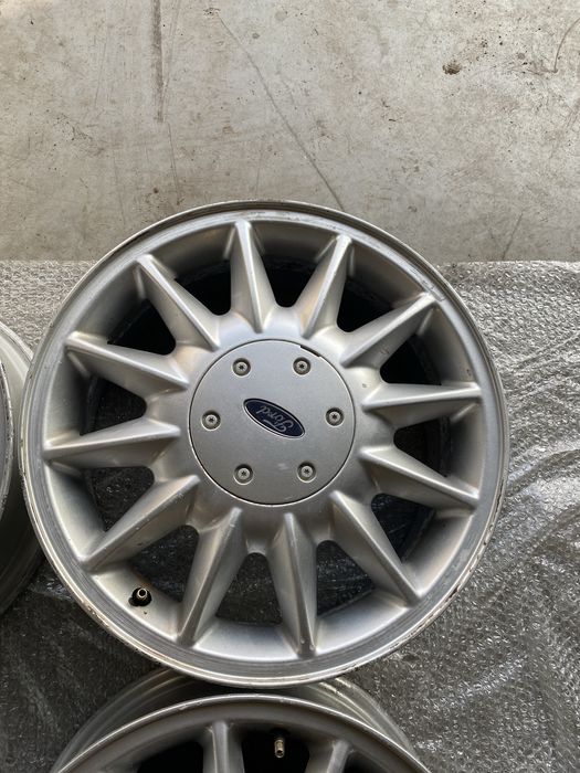Oryginalne felgi ford sierra scorpion 6jx16h2 et49,5 4x108 komplet